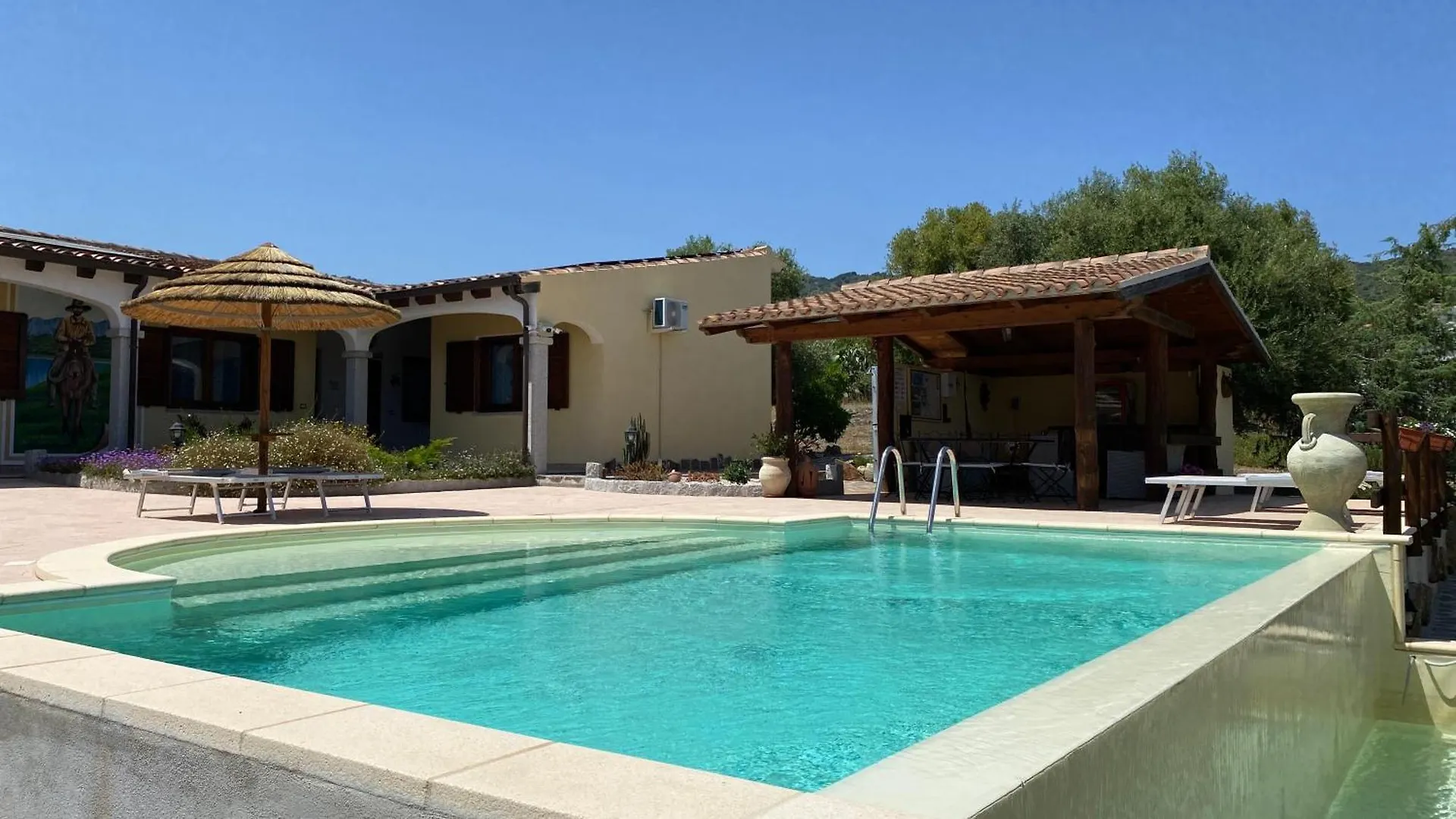 B&B Blue Relax - Turismo Rurale Torpè 0*,  Italia